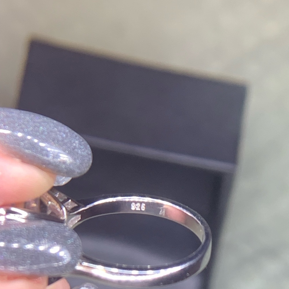Beautiful Bradford Exchange Ring - Picture 6 of 7